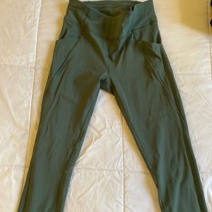 Lululemon time to sweat crop